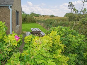 Outdoor dining - 2 bedroom accommodation in Wick (Wick)