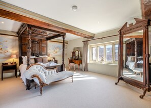 10 bedrooms, free WiFi