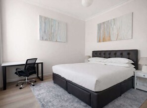 2 bedrooms, desk, iron/ironing board, WiFi