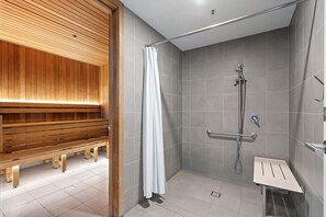 Dusche, Haartrockner, Handtücher