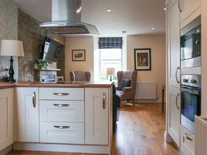 Dishwasher, high chair - Roslin Chapel Lodge - UK49194 (Roslin)