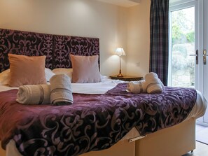 2 bedrooms, free WiFi - Roslin Chapel Lodge - UK49194 (Roslin)