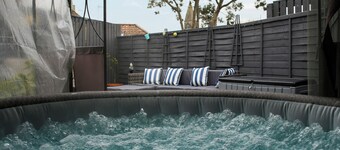 4 bedroom accommodation in Falkland