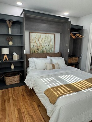 1 slaapkamer, een strijkplank/strijkijzer, gratis wifi, beddengoed