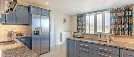 Lavavajillas y periquera