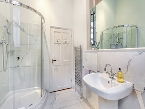 Towels - 2 bedroom accommodation in Frome (Frome)