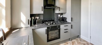 Queen Street Apartments 3