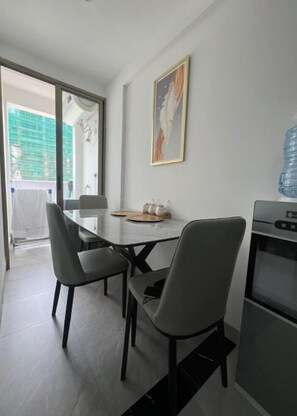 Dining - Comfortable and luxurious stays (Nairobi)