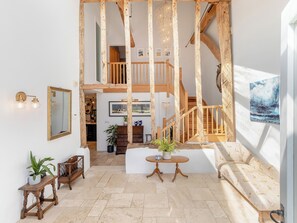 Living area - 4 bedroom accommodation in Tacolneston (Tacolneston)