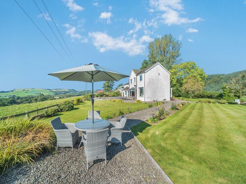 5 bedroom accommodation in Dumfries