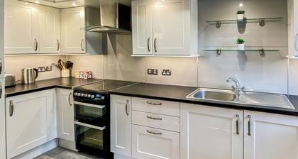 Broad Apartment 6 - UK48082