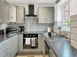 Dishwasher - 2 bedroom accommodation in Grantham (Grantham)