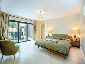 4 bedrooms, free WiFi