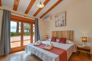 4 Schlafzimmer, Bügeleisen/Bügelbrett, WLAN, Bettwäsche