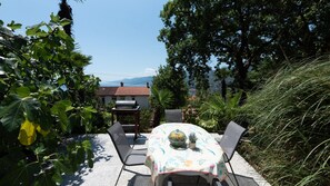 Outdoor dining - Apartman Max by Villas Guide (Rijeka)