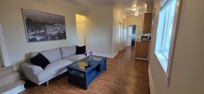 1 bedroom suit in Langford Victoria. Great view and privacy.