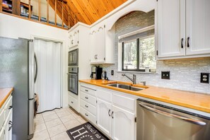Fridge, microwave, stovetop, dishwasher - Big Trees Cabin: Pool Access, Sauna, Game Rm (Camp Connell)