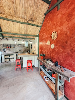 Maison exclusive, patio, vue sur le parc | Bureau, espace de travail pour ordinateurs portables
