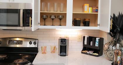 Modern Luxury Downtown Houston Condo -Stylish Stay in the Heart of the City
