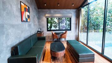 Family Cabin | Living area