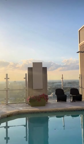 Luxury City Center Home