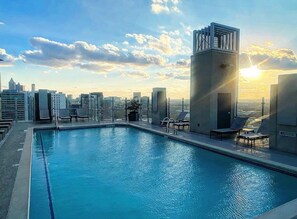 Room - Luxury City Center Home (Atlanta)