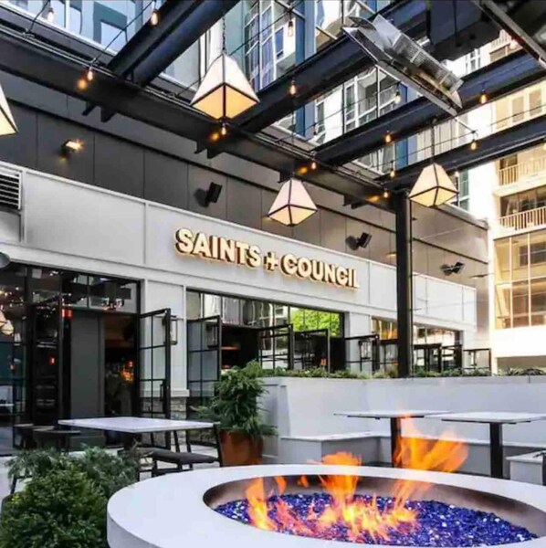 Room - Luxury City Center Home (Atlanta)