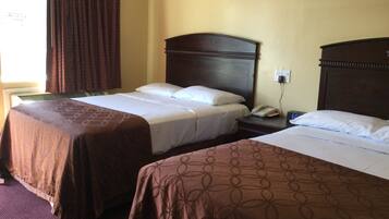 Standard-Doppel- oder -Zweibettzimmer, 2 Doppelbetten