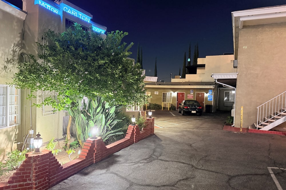 Carlton Motor lodge
