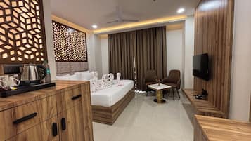 Luxury Room | In-room safe, iron/ironing board (on request), free WiFi
