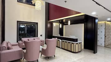Quầy tiếp tân