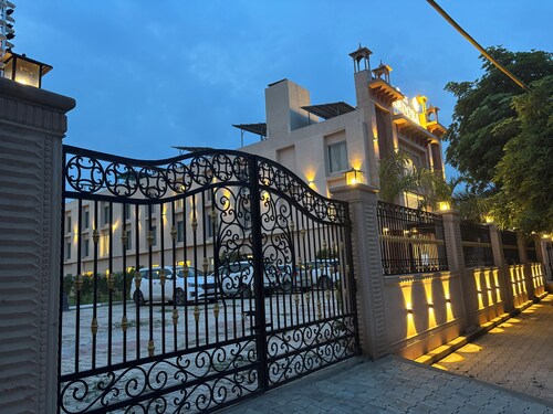 Anandi Bhawan by Pandora, Vrindavan