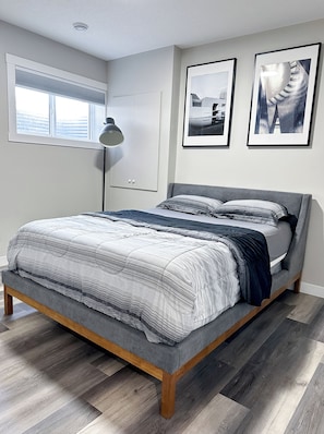 Desk, iron/ironing board, free WiFi, bed sheets