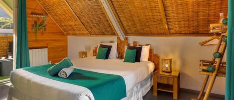 标准双人房, 阳台, 花园景观 | 高档床上用品、迷你吧、客房内保险箱、遮光窗帘