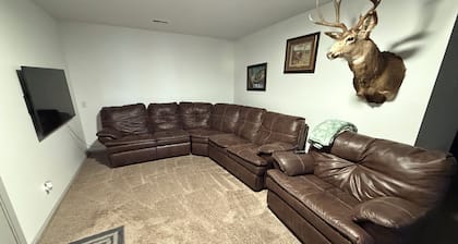 Enjoyable 2-bedroom condo with AC / Heat in charming Downtown Beaver