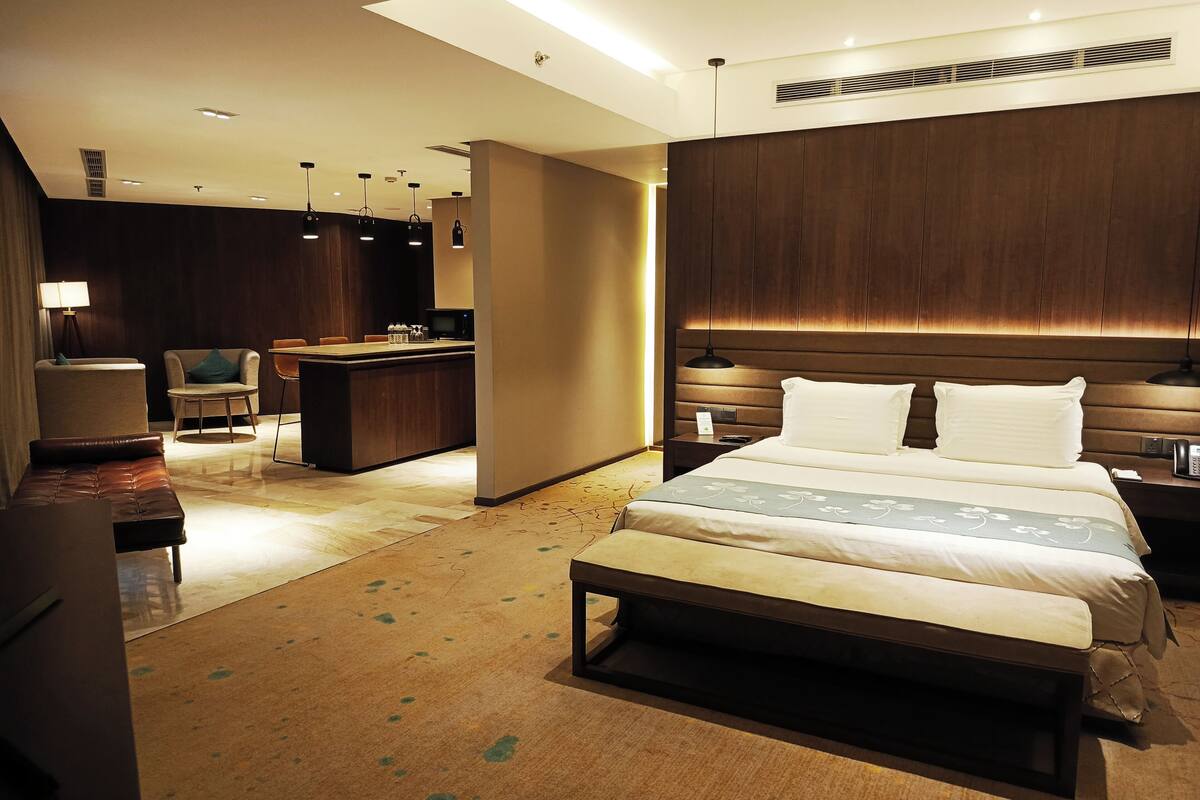 Premium Suite, City View