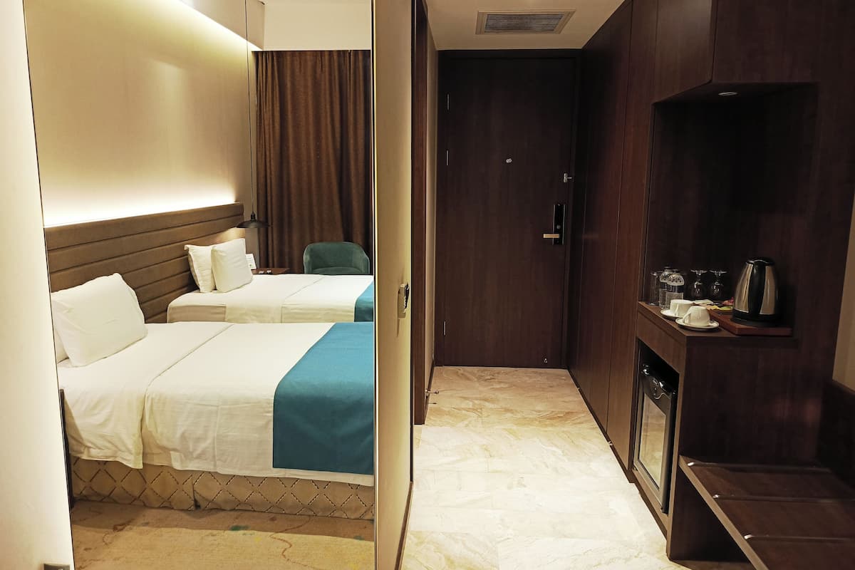 Premium Twin Room, City View