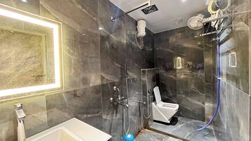 Literie de qualité supérieure, bureau, Wi-Fi gratuit, draps fournis