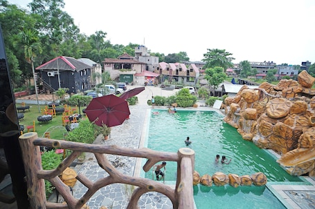 Deluxe Quadruple Room | Balcony