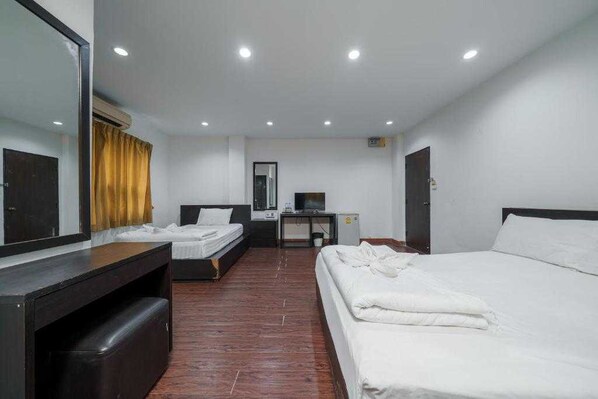 ห้องแฟมิลี่ | มินิบาร์, โต๊ะทำงาน, Wi-Fi ฟรี, ผ้าปูที่นอน