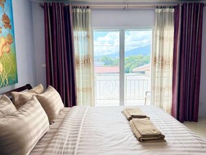 Deluxe Double Room | Desk, free WiFi, bed sheets - Dancenter Bupamontra Chiangmai (Chiang Mai)