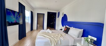 Ukiyo Hotel by manatidur