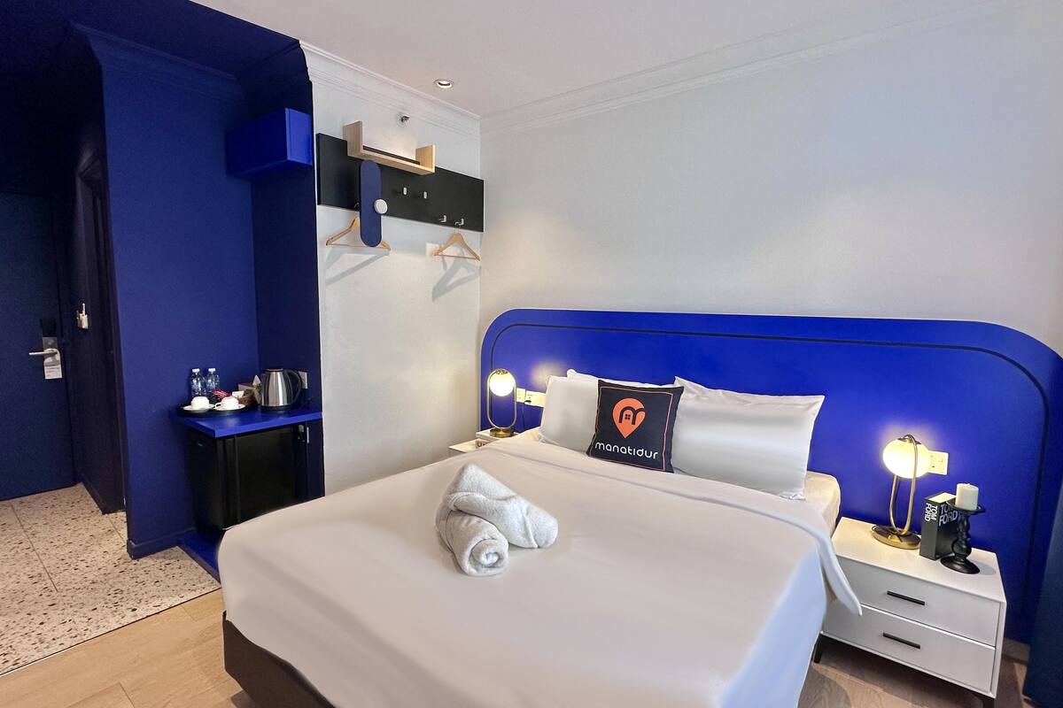 Junior Suite, City View | Iron/ironing board, free WiFi