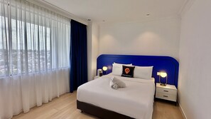 Deluxe-Suite, Stadtblick | Bügeleisen/Bügelbrett, kostenloses WLAN