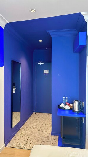 Junior Suite, City View | Seterika/papan seterika, Wi-fi percuma