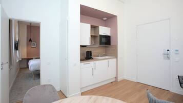 1 camera, ferro/asse da stiro, Wi-Fi, lenzuola