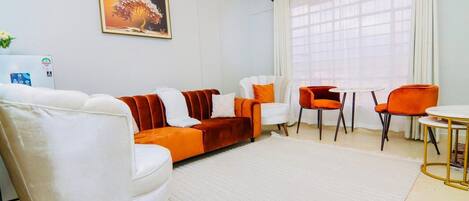 Family Apartment, City View | Living area