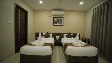 Deluxe Double Room | Desk, free WiFi