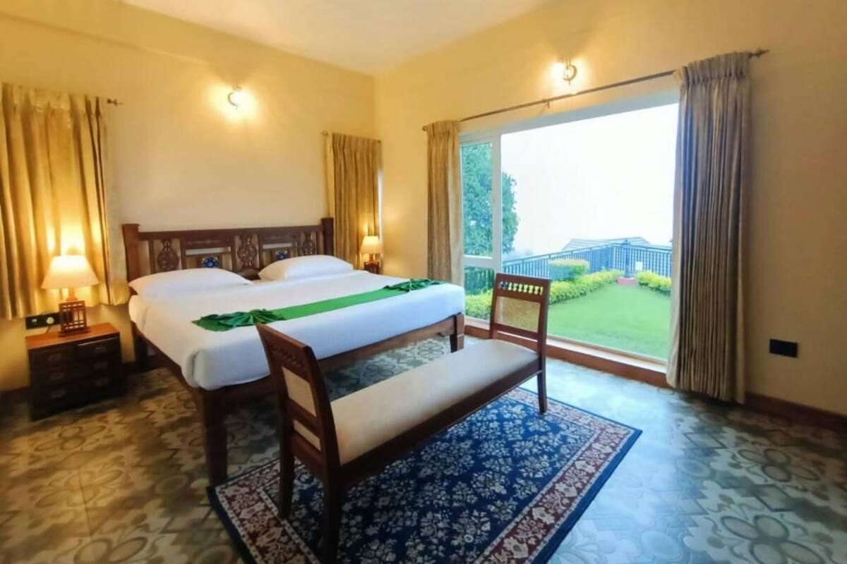 Deluxe eenpersoonskamer, uitzicht op bergen | Een kluis op de kamer, geluiddichte muren, gratis wifi, beddengoed