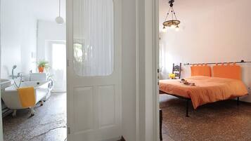 2 Schlafzimmer, Bügeleisen/Bügelbrett, kostenloses WLAN